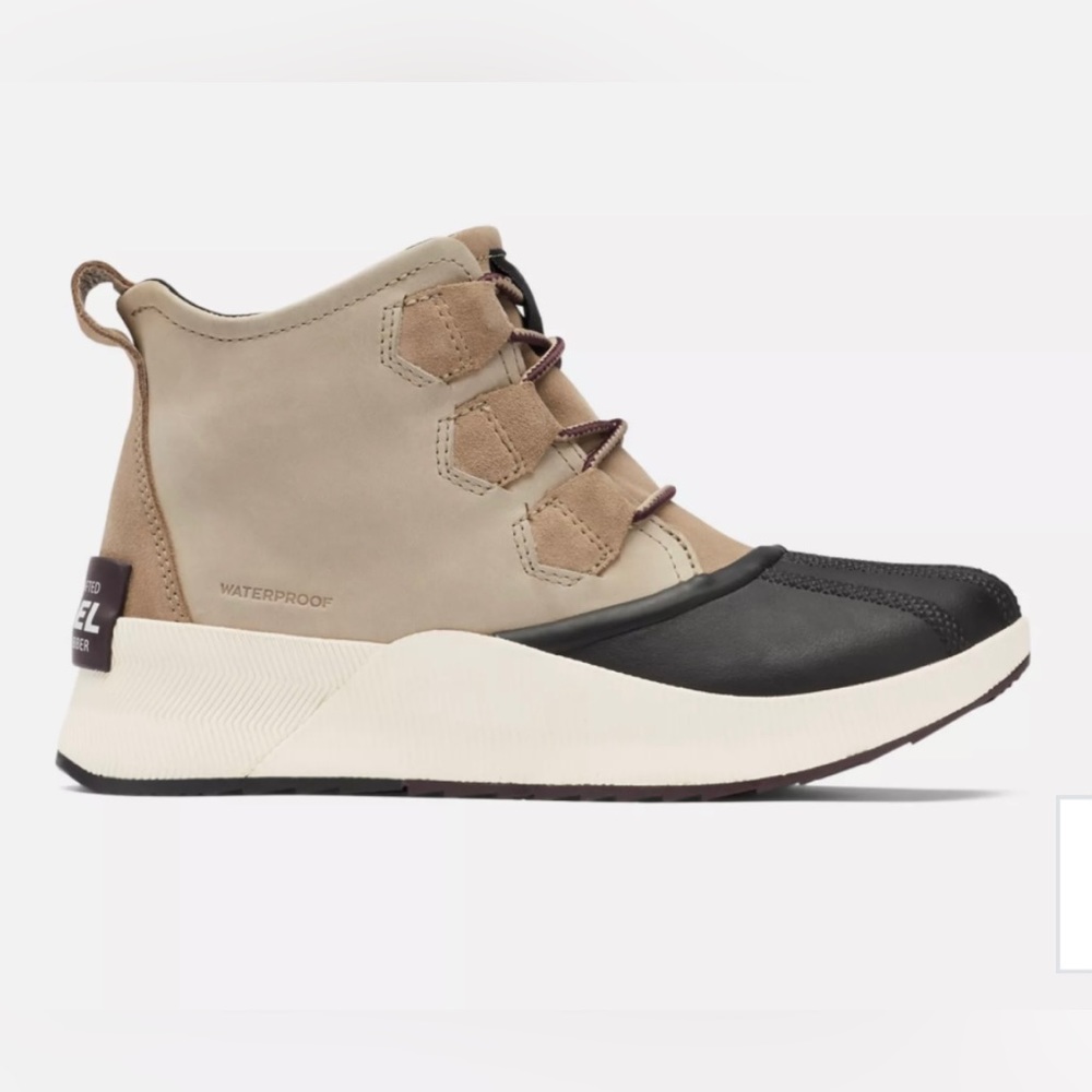 SOREL Out N About Boots size 10.5 New With Tag